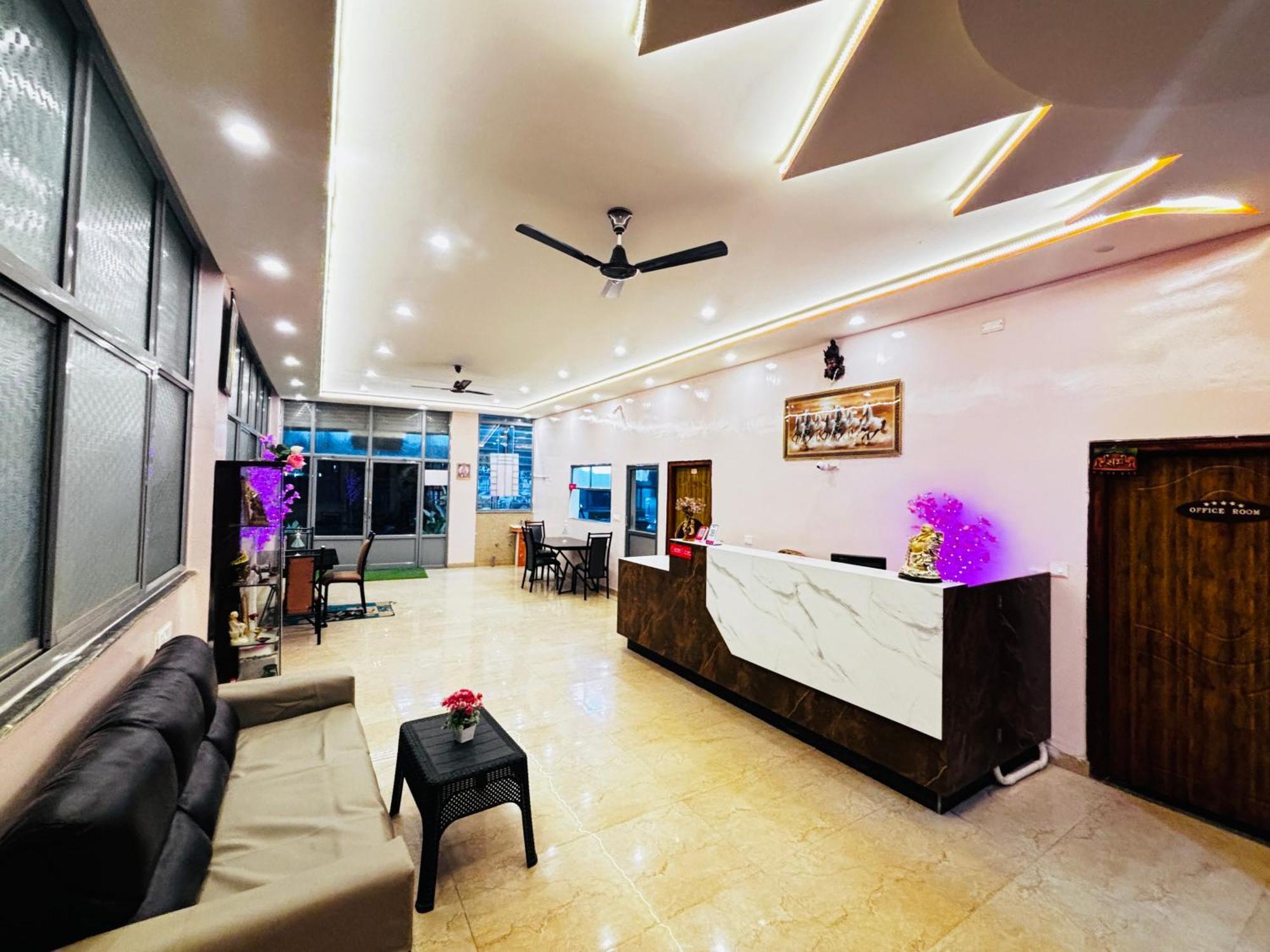 Hotel New Royal Ruby - Electronic City Phase 1 Kammasandra Zewnętrze zdjęcie