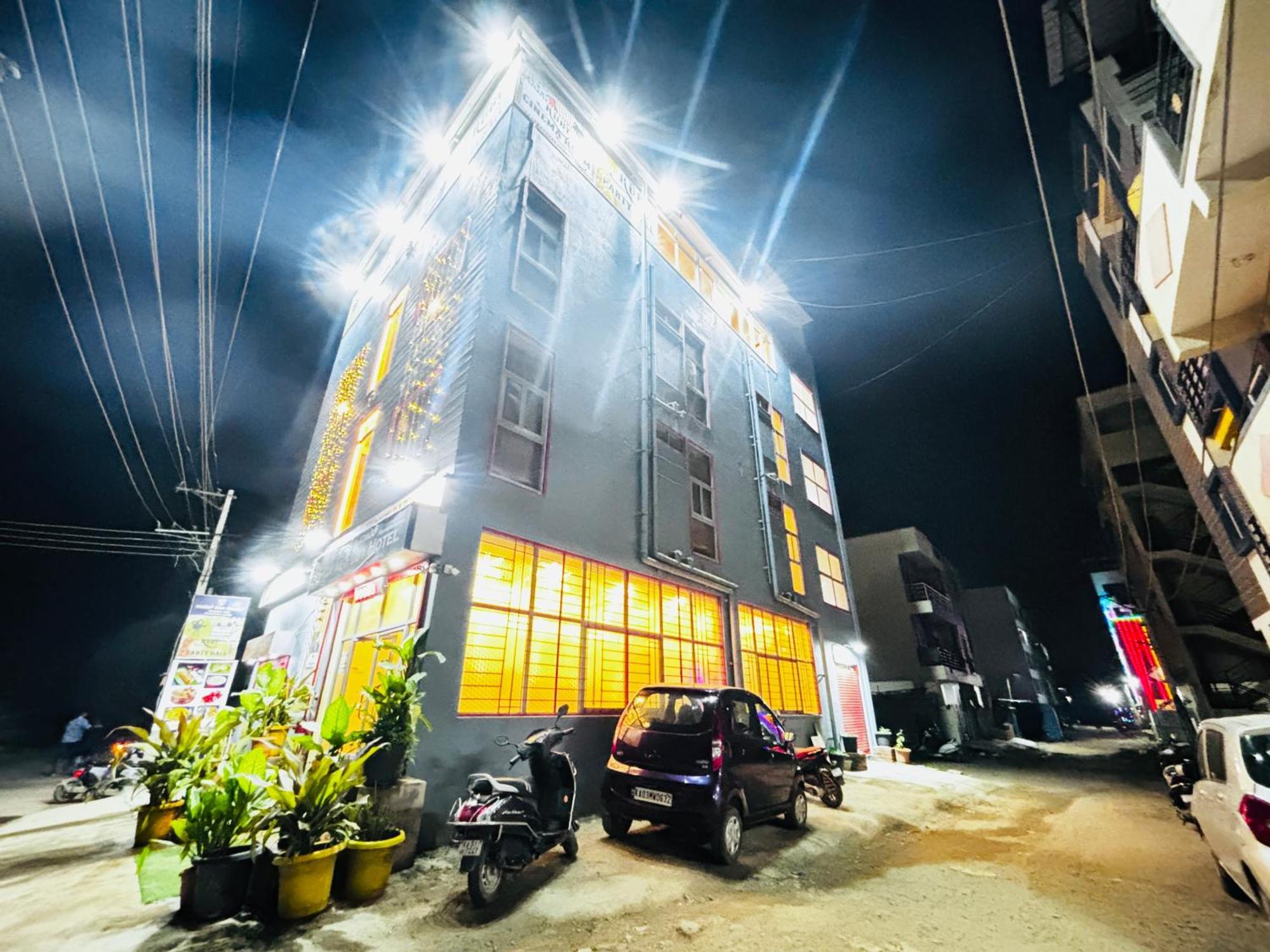 Hotel New Royal Ruby - Electronic City Phase 1 Kammasandra Zewnętrze zdjęcie
